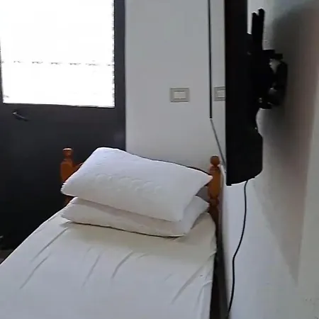Vila Xhelili Apartman *