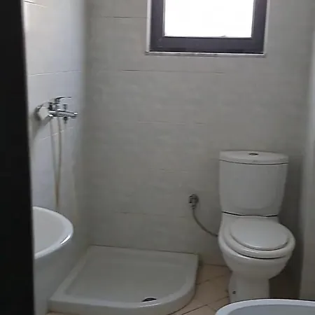 Vila Xhelili *